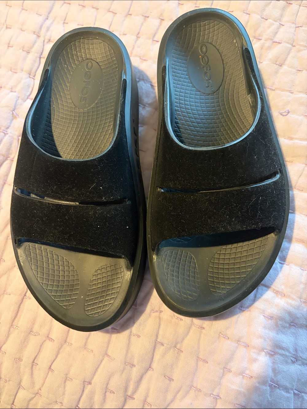 OOFOS Women’s Black Slide Sandals with Gray Footbed